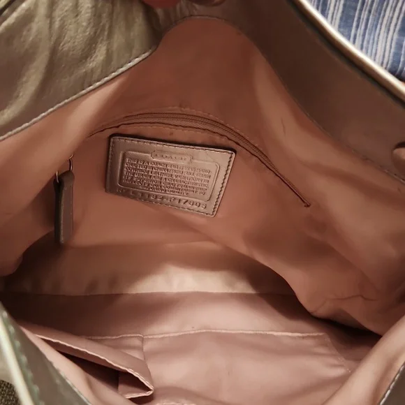 Coach F17605 Ashley Leather Hippie Bag Cross Body Purse White Silver Shoulder - Picture 4 of 10